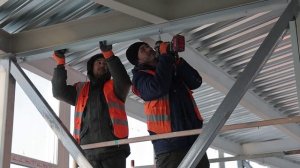 Во Владивостоке завершают возведение ФОКа на стадионе «Строитель»