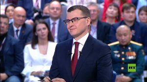 لماذا تقف على العتبة؟..ادخل البيت!.. بوتين يعلق على فيديو  يزعم  فيه زيلينسكي ذهب شخصيا إلى كوبيانسك