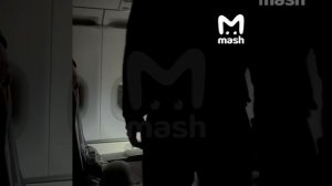 Пьяная пассажирка напала на певца Алексея Глызина в самолёте, вылетающем из Москвы…🔽🔽🔽