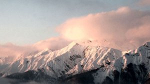 Сезон катаний в Сочи пока откладывается из-за недостатка снега в горах