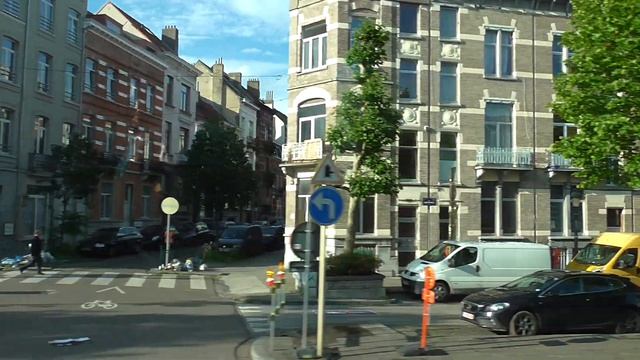 Brussels streets from a bus window #brussels #belgium #europe #брюссель #бельгия