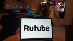 смотрю мой фильм и говорю посхалки в нем