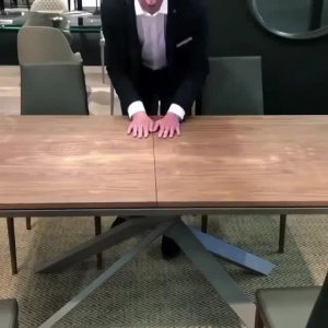 Удобный стол.