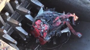 Видеозапись с беспилотника, показывающая процесс предварительного дробления на огромном складе метал