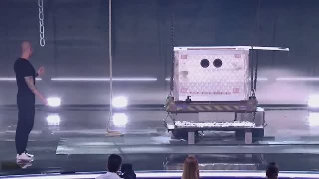 Секрет фокуса побега из коробки смотреть онлайн