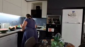 ВСЕ МЫСЛИ О ЖРАТВЕ ЕДА ЗАВОЗИТСЯ ТЕЛЕГАМИ