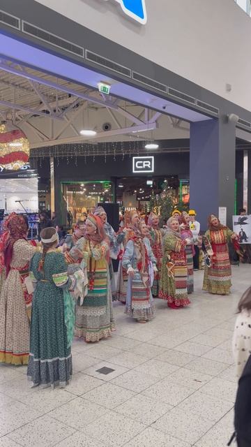 Охх запевают то…))) #shorts #ростовнадону #русскиенародные #лайф #новогодниегудяния #новыйгод