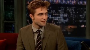 Роберт Паттинсон рассказывает о фильме «Сумерки. Сага. Рассвет: Часть 2» и играет в «Водной войне» |