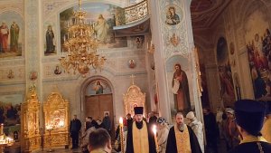 На стиховне стихиры, гл. 5-й: подобен "Радуйся живоносный Кресте...".