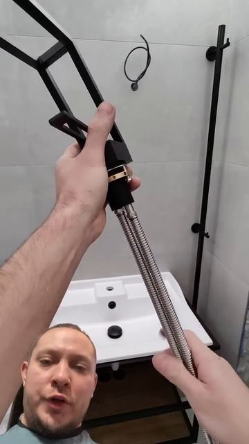 Вечная гибкая подводка  #diy #труба #сантехника #вызватьсантехника