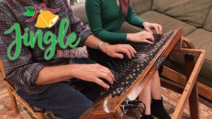 «Jingle Bells». Исполнение в 4 руки на Аррай Мбире знаменитой рождественской мелодии