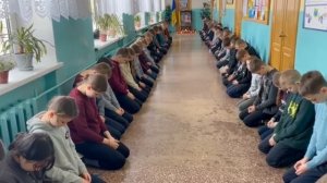 🇺🇦🏴Каждый украинец должен с детства быть приучен стоить на коленях.