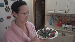 Декабрь 2025 года. Купила песок для посевов и кишочки.) Готовлю рулетики из чипсов нори.