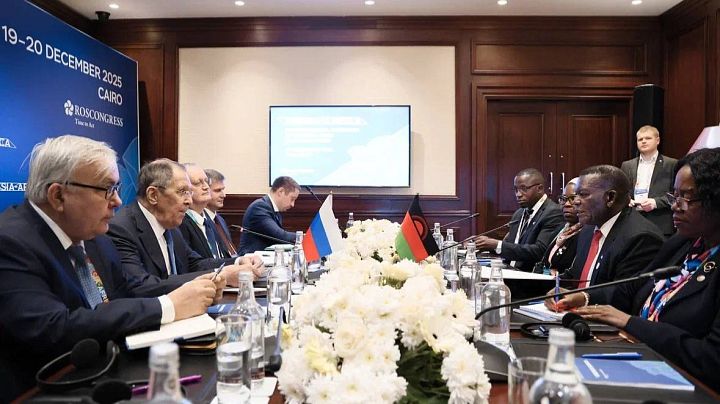 Министр С.В.Лавров переговоры с Министром иностранных дел Малави Дж.Чапондой, Каир, 19 декабря 2025