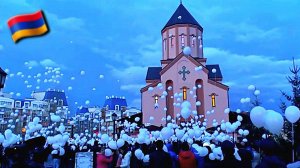 Армяне 🇦🇲🙏 Выпустили Тысячи Белых Шаров символизирующий души погибших. Память о Геноцид Армян