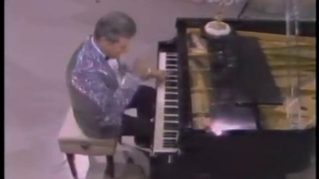 Liberace Strangers in the Night, Hello Dolly, Beer Barrel Polka Medley