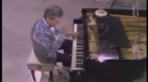 Liberace Strangers in the Night, Hello Dolly, Beer Barrel Polka Medley