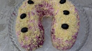 Рецепт салата, оформление подкова