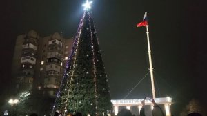 На главной площади Мелитополя зажглась новогодняя ёлка