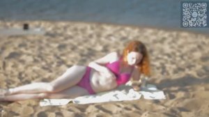 Девушка на пляже.Эротика.