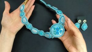 Колье из виолана и халцедона.