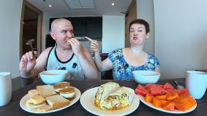 Мукбанг Вован ТЕРПИТ меня только из-за ДЕНЕГ! Курорты и ПОДАРКИ ему подавай! Семейный обед Таиланд