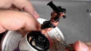 Объяснение техники росписи кожи в миниатюре