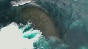 Один из самых редких океанских феноменов случайно обнаружили сёрферы из Австралии