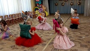 Прикольный танец с подушками. Москва