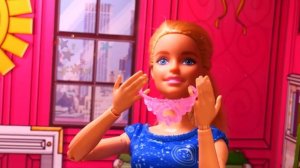 МЕГА-ЗАМЕШАТЕЛЬСТВО С ПОДАРКАМИ!  Барби и Крисс перепутали колье!