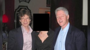 Минюст США опубликовал часть материалов скандального дела Эпштейна.