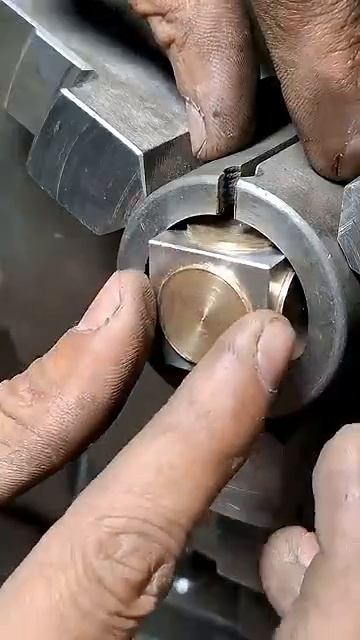 Игральная кость из металла смотреть онлайн