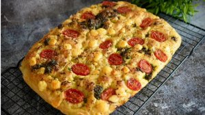 Этот ХЛЕБ с МИЛЛИОНОМ ПРОСМОТРОВ! САМЫЙ АРОМАТНЫЙ ХЛЕБ - Фокачча без замеса! Итальянский хлеб НОЧНОЙ