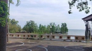 Пляж у нашего отеля