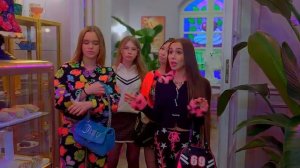 ПРИТВОРИЛАСЬ МНОЙ ЧТОБЫ ВЛЮБИТЬ В СЕБЯ ПАРНЯ МОНСТРА!!!