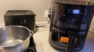 Беззаботная жизнь детей и пенсионеров.