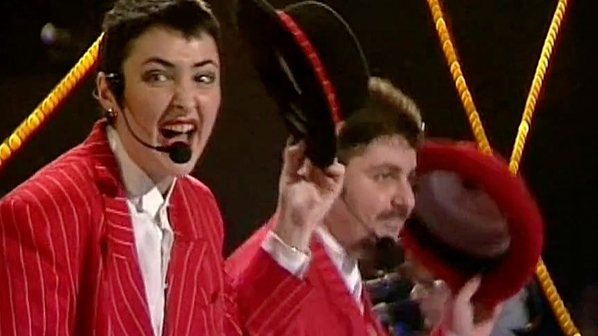 Матч-Реванш - НАШЕ ВРЕМЯ vs кабаре-дуэт АКАДЕМИЯ с песней КОГДА УТИХНЕТ ГОРОД ШУМНЫЙ :1997: смотреть онлайн