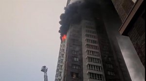 Дым столбом: пожарные тушат возгорание на востоке Москвы