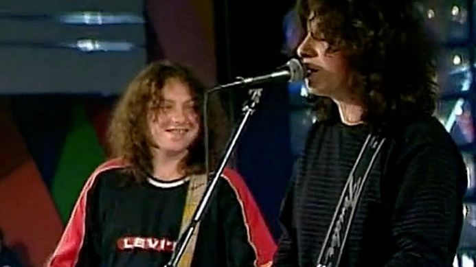 Матч-Реванш - НАШЕ ВРЕМЯ vs группа АГАТА КРИСТИ с песней СЕРДЦЕ ТВОЕ ДВУЛИКО :1997: смотреть онлайн