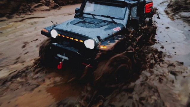Сложный маршрут тягучего песка для RC джипа 4x4 Crossrc EMO X4 смотреть онлайн