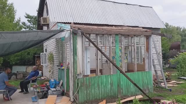 Дача. Май 2025.. Сгорела рассада. Плаваем по  реке. Обживаем дачу.