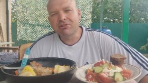 МУКБАНГ котлеты с картошкой и салат/обжор/мокпанроссия/еда на камеру