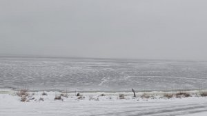 Волга уже в ледяном плену...