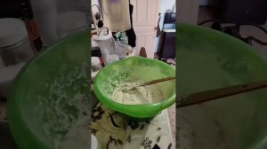 испечь хлеб простым способом.mp4