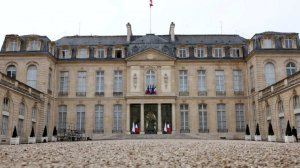 Сотрудник Елисейского дворца два года крал посуду из резиденции Макрона