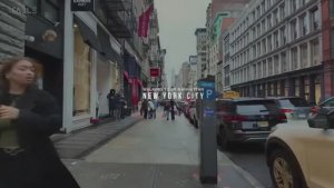 New_York_Manhattan_Winter_Walk,_SoHo,_Broadway,_Little_Italy,_59th