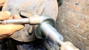 Пакистанские механики построили тестомесильную машину весом 100 кг в местной мастерской