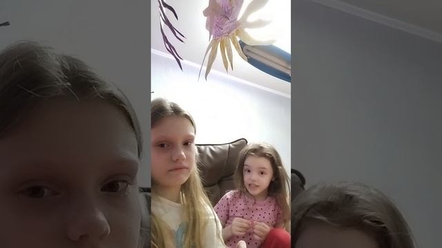 Расскрашиваю новогодний шарик🎄 смотреть онлайн