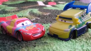 Тачки Молния Маккуин и Ди-джей