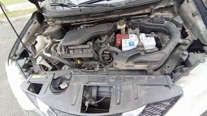 Металлический звон двигателя MR20DD